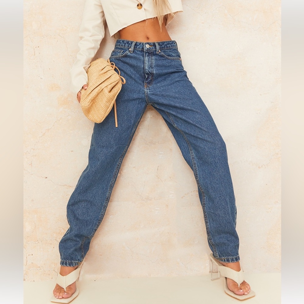 PrettyLittleThing Mid Wash Mom Jeans